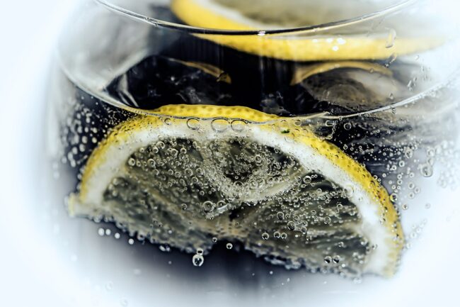 トニックウォーターは英国発祥の清涼飲料水